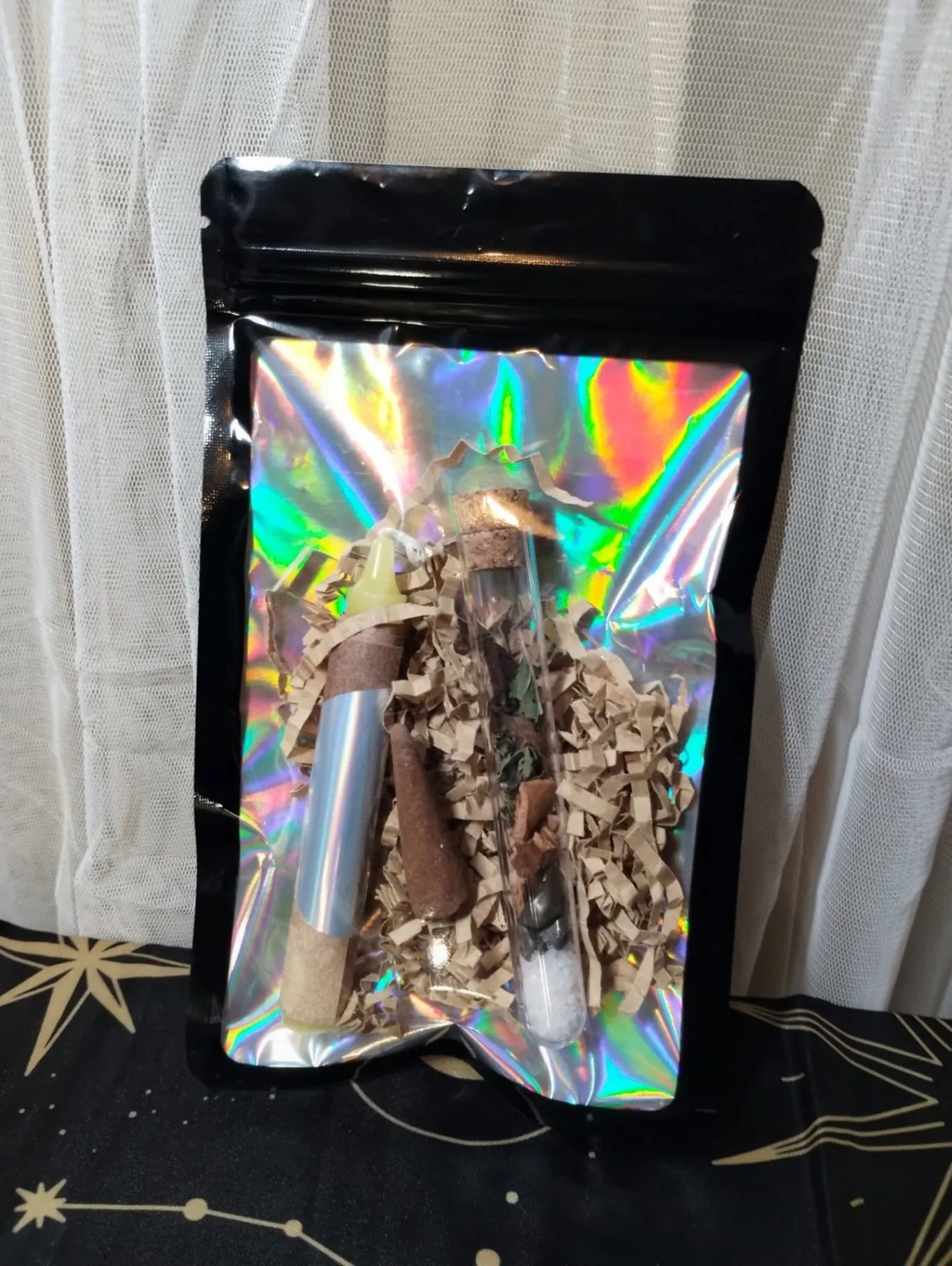 Prosperity Ritual Candle pouch with frankincense and herbs